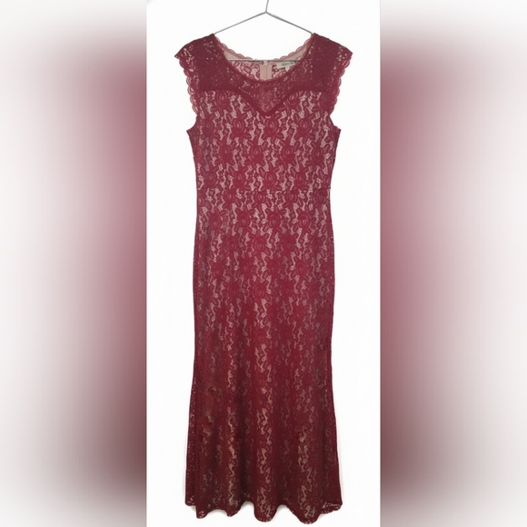 Dresses & Skirts - Elegant Lace Red Slip Dress